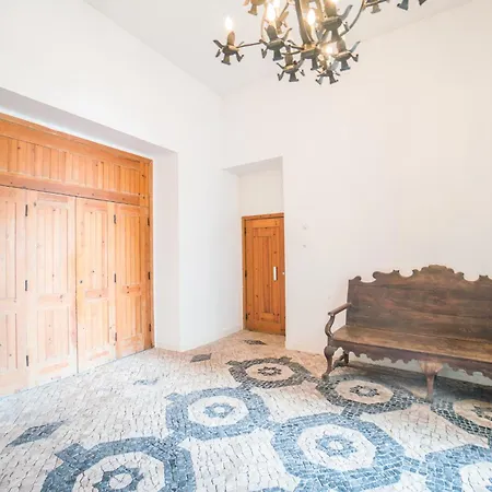 Traditional In Alfama דירה ליסבון